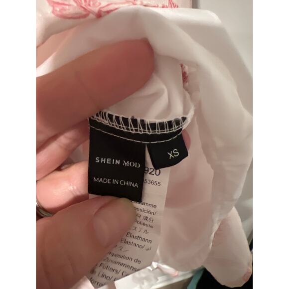 Pink and White, Floral, Long Sleeve Romper, Size XS, 1433Q - Picture 4 of 5